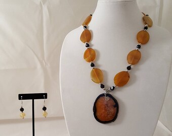 Yellow Stone Slice Pendant Necklace - Yellow Stone Necklace - Yellow Pendant Necklace - Yellow Jewelry Set - Black Necklace - Black - Yellow