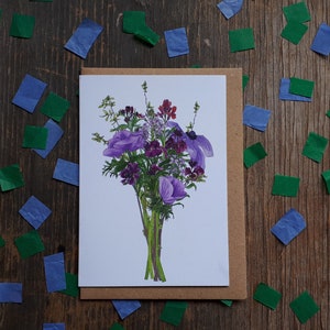 Posy roxo de Alice Draws The Line, cartão reciclado e interior vazio. Ilustrações botânicas de um buquê de flores cultivadas no Reino Unido