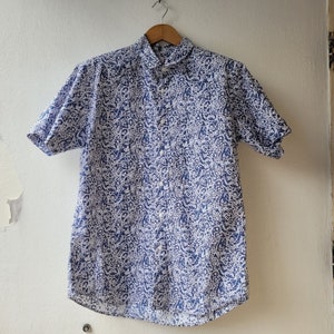 SH36, LIBERTY For Uniqlo ,Cotton shirt ,Short Sleeves ,Size XL, floral shirt summer clothes, Purple Shirt, Men Shirt, Button Down shirts