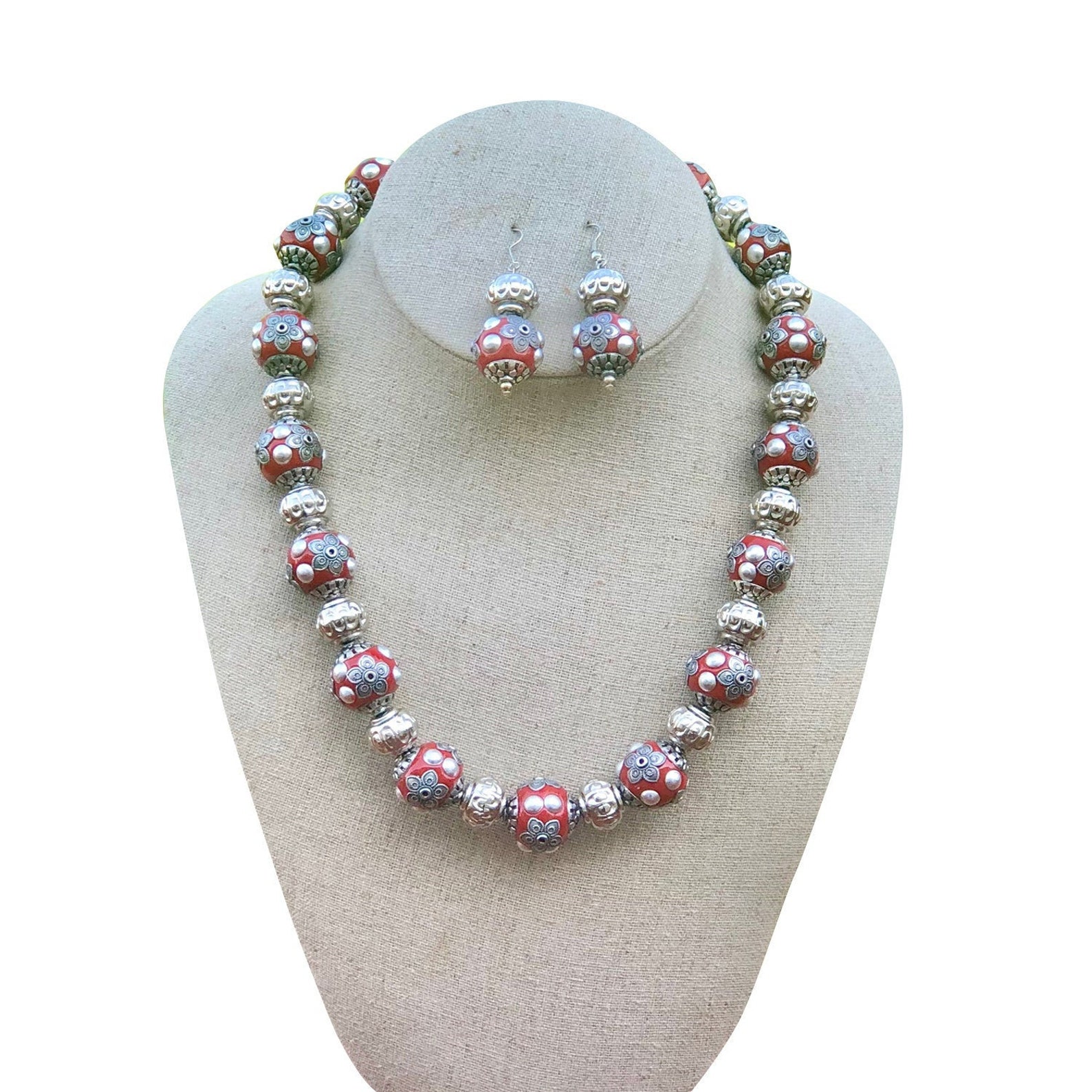 AJ186 Stunning Red Bali Beads Necklace..... Perfect Gift.... Etsy