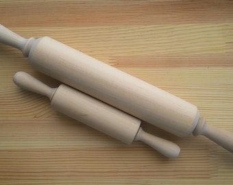 Wooden Rolling Pin - Rolling out dough