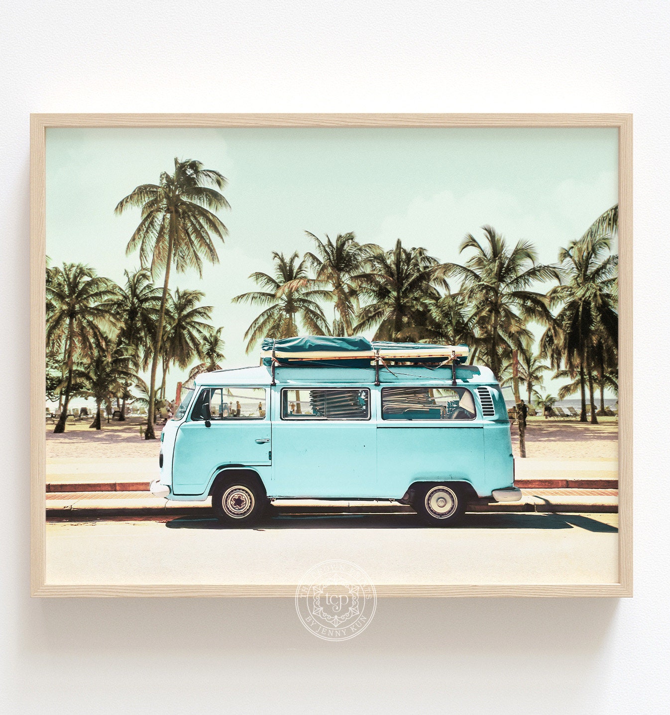 Sprühen Sie malte Volkswagen Camper Van Mann mit einem Pinsel  Stockfotografie - Alamy
