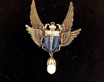 Broche Scarabée néo égyptien, broche art déco avec coléoptère et ailes bronze