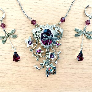 Romantisches Schlüsselset, Libelle und Efeublätter, mit lila Swarovski-Kristall
