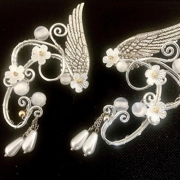 Manchettes d’oreilles elfiques argent, pour oreilles non percées, avec ailes, fleurs et perles