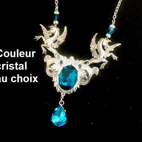 Superbe collier gothique victorien Pégase, avec cristal Swarovski turquoise, cheval ailé, créature de légende, cheval mythique