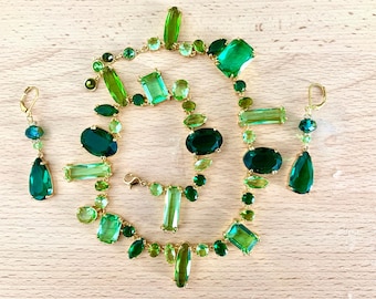 Green crystal jewelry set, choker necklace and teardrop earrings, green and gold jewelry