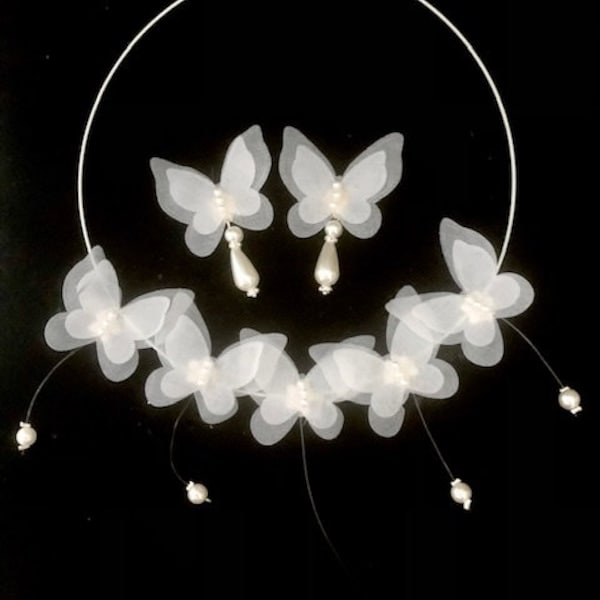 Parure mariage papillons d’organza blanc sur tour de cou en fil câblé