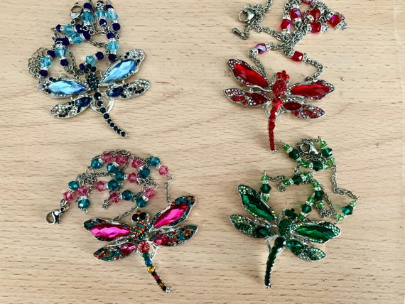 Ensemble ou séparément, parure art nouveau libellule bleue, libellule émaillée et perles de cristal Swarovski
