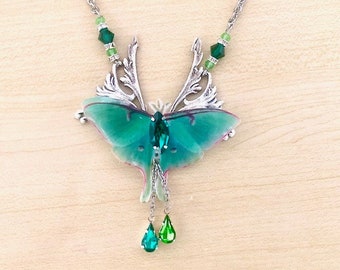 Collier art nouveau papillon Luna Moth, collier Papillon Lune avec cristal Swarovski vert, chaine acier inoxydable