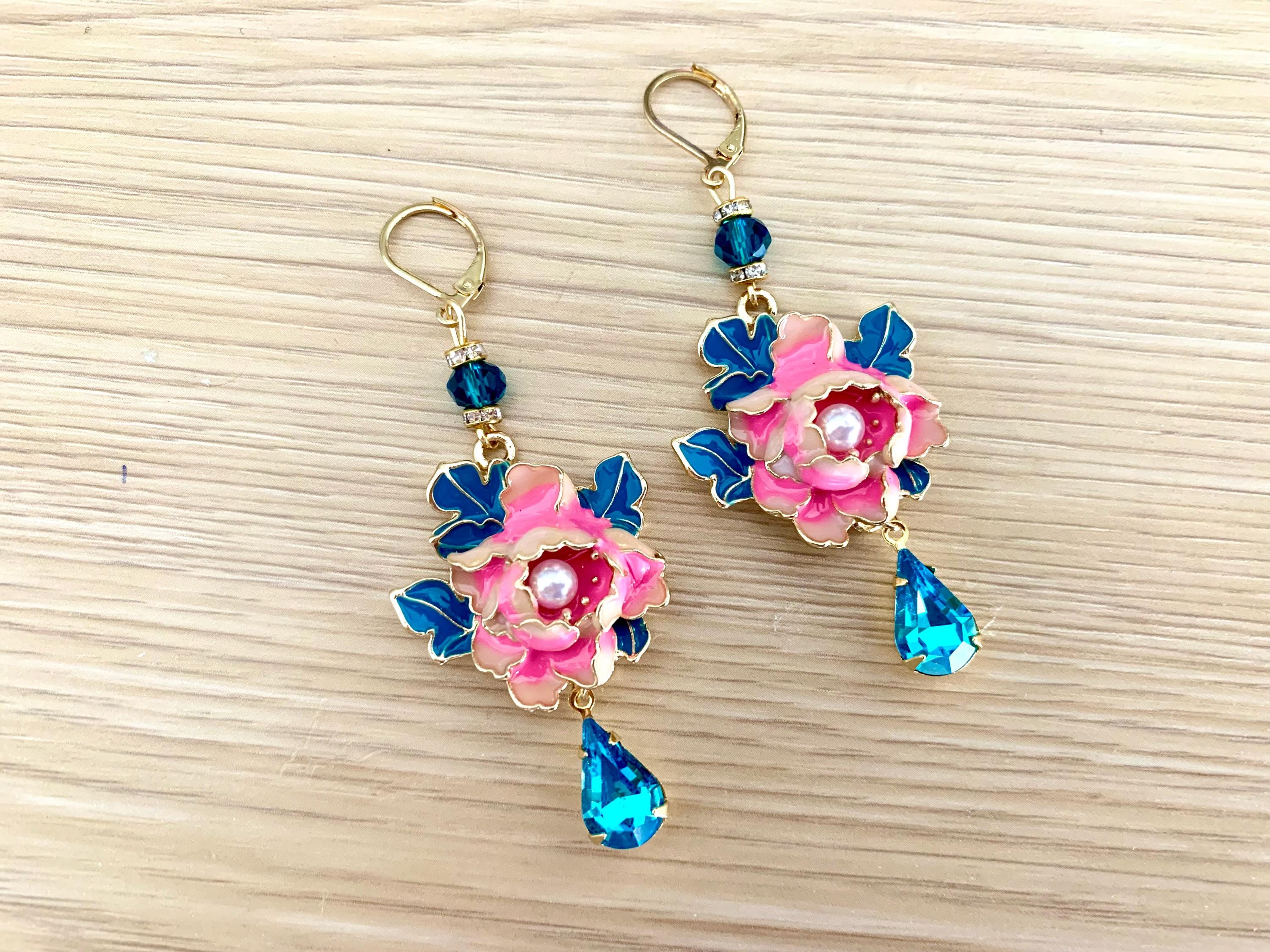 Boucles D'oreilles Pendantes Le Bijou Français - Cristal Rose, Dormeuses, Métal Ton Or, Neuves étiquetées