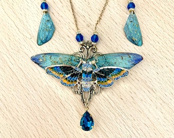Collier ou parure art nouveau cigale en émail bleu et or, ailes transparentes