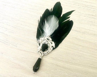 Broche art nouveau Black and white avec plumes et cristal Swarovski noir