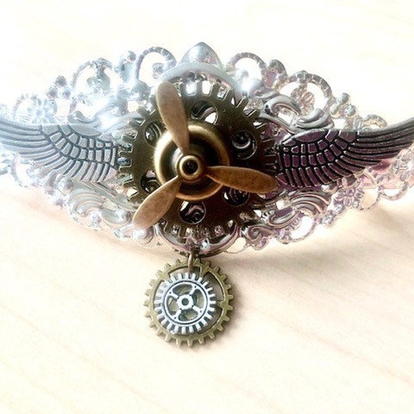 Steampunk hair clip The Music with cogs, gears and  Swarovski crystal rhinestones