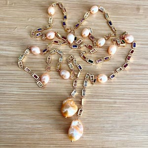 Long rosary necklace in multicolored crystal and pink Keishi beads, freshwater pearl and crystal necklace