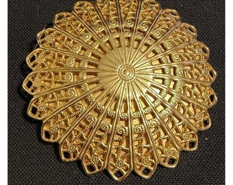 Sjaalclip goudkleurig sunburst filigraan rond accessoire