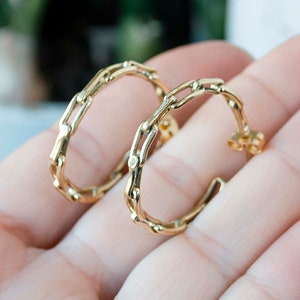Link chain stud hoop earrings - Huggie watch chain earrings - Large stud creole earrings - Curb style chain earrings