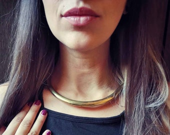 Thick golden necklace - Chunky plain Choker - Gothic necklace in brutalist style - Double ball necklace