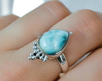 Sterling silver ring 925 - Silver ring with natural tear or drop stones - Moonstone silver ring - Blue flash gemstone ring