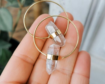 Rock Crystal earrings - Golden hoop earring with mineral - Rough quartz hanging strung on wire - Quartz point earrings