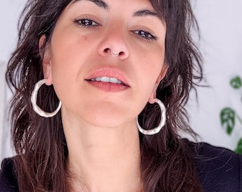 シルバーマットのイヤーウェイト - 拡張耳用チャンキーフープ 6mm 2Ga - オーバーサイズフープイヤーハンガー