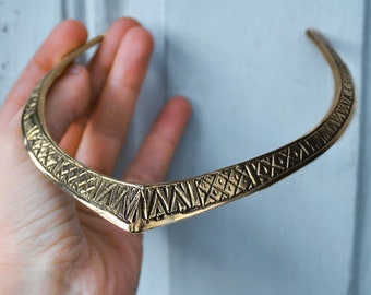 Stunning Torque Carved Necklace - Viking golden choker - Celtic traditional style necklace - Wide rustic brass choker