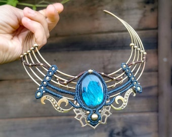 Brass Choker with Labradorite set in macrame - Thick short goddess necklace with blue gemstone - Unique special design