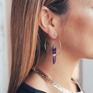 Raw Amethyst hoop earrings – Golden wire wrapped crystal jewelry - Rough rock point earrings
