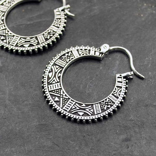 ETHNIC silver hoops, Africa Silver earrings, Boucles de argent, Small hoops, Tribal jewelry, Ethnic earring, Carved, Thick hoops, Rock, Punk