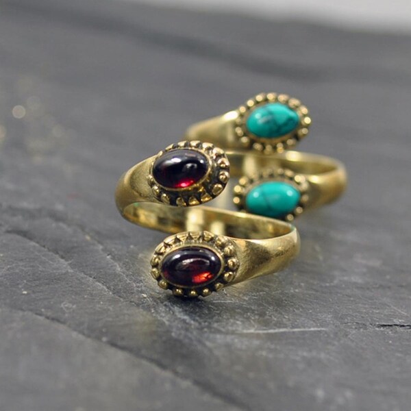 Messing ring, stenen ring, gouden ring, boho-sieraden, vintage sieraden, wikkelring, tribal design, bandring, edelsteenrand, kristallen ring