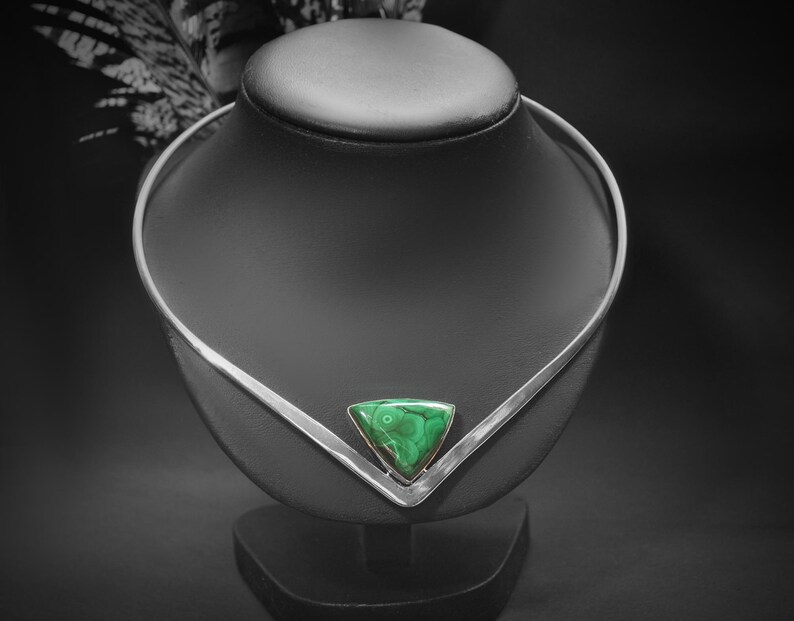 Green stone necklace Sophisticated jewelry Royal style choker MALACHITE choker Mystic jewlery SILVER necklace Gemstone jewelry