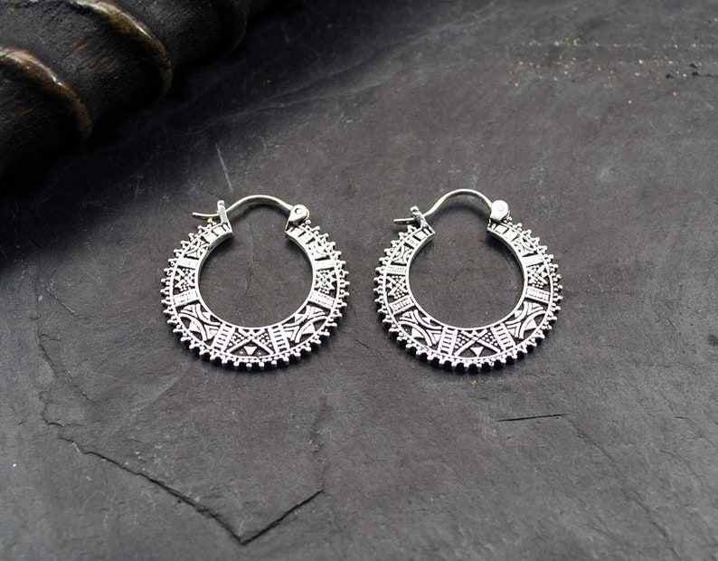 ETHNIC silver hoops, Africa Silver earrings, Boucles de argent, Small hoops, Tribal jewelry, Ethnic earring, Carved, Thick hoops, Rock, Punk image 3