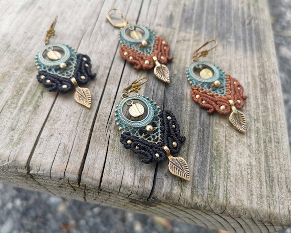 Handmade macrame earrings - Micromacrame knot earrings made of waxed thread - Black textil jewelry