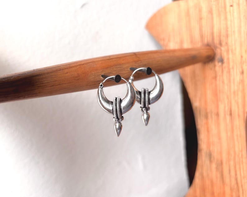 Boucles d'oreilles argentées à pointes de Bali - Créoles pointues épaisses - Boucles d'oreilles de style punk audacieux image 1