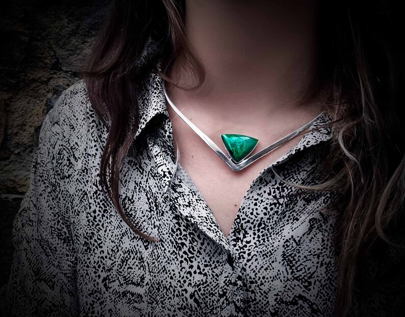 Green stone necklace Sophisticated jewelry Royal style choker MALACHITE choker Mystic jewlery SILVER necklace Gemstone jewelry