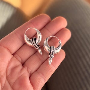 Boucles d'oreilles argentées à pointes de Bali - Créoles pointues épaisses - Boucles d'oreilles de style punk audacieux image 13