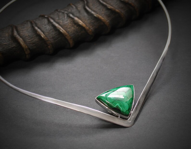 Green stone necklace Sophisticated jewelry Royal style choker MALACHITE choker Mystic jewlery SILVER necklace Gemstone jewelry