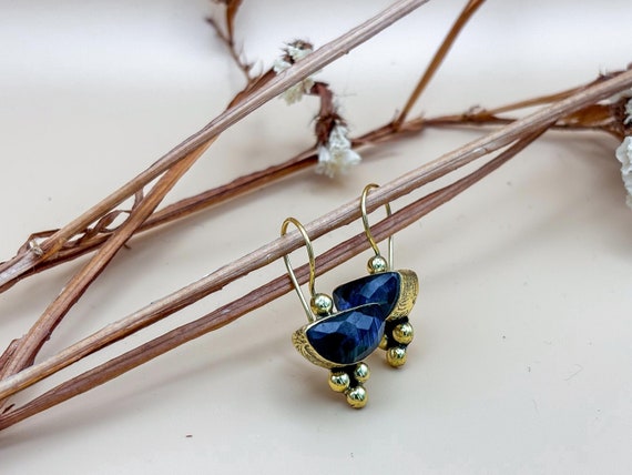 Stone Crescent Drop Earring - Labradorite/Gold Stone Crescent Drop Earring - Labradorite/Gold