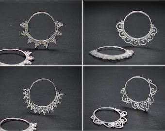 Créoles en argent MINCES, Créoles en argent légères, Petites boucles d'oreilles, Boucles d'oreilles en argent, Créoles tribaux, Boucles d'oreilles ethniques, Créoles minuscules, Bijoux minimalistes, Midi