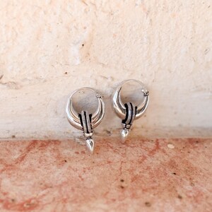 Boucles d'oreilles argentées à pointes de Bali - Créoles pointues épaisses - Boucles d'oreilles de style punk audacieux image 12