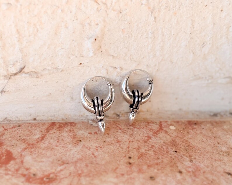 Boucles d'oreilles argentées à pointes de Bali - Créoles pointues épaisses - Boucles d'oreilles de style punk audacieux image 12