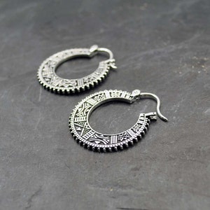 ETHNIC silver hoops, Africa Silver earrings, Boucles de argent, Small hoops, Tribal jewelry, Ethnic earring, Carved, Thick hoops, Rock, Punk image 4