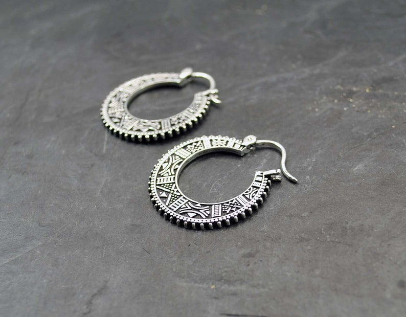 ETHNIC silver hoops, Africa Silver earrings, Boucles de argent, Small hoops, Tribal jewelry, Ethnic earring, Carved, Thick hoops, Rock, Punk image 4