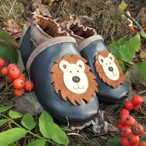 Kids moccasins, Leather Baby Shoes, Kids&#39; Shoes, Toddler Moccasins, Baby Moccasins Animals, Light Grey Slippers