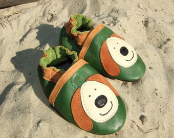 Dogs Baby Slippers, Green Baby Shoes, Toddler Moccasins,  Leather Slippers with Puppy, Soft Sole Shoes,  Booties with Dog