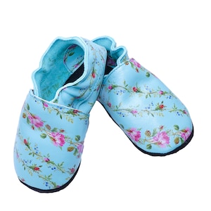 Mocassins fleuris pour tout-petits, mocassins fille, chaussures pour nouveau-né, chaussures pour bébé, chaussons souples en cuir, chaussures pour nouveau-né, chaussures pieds nus, chaussons en cuir