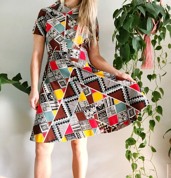 Vintage 60s Mod Peter Pan Collar Dress/ 60s Abstra