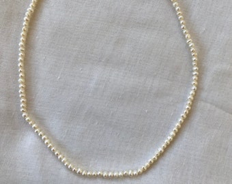 Perlenkette weiß