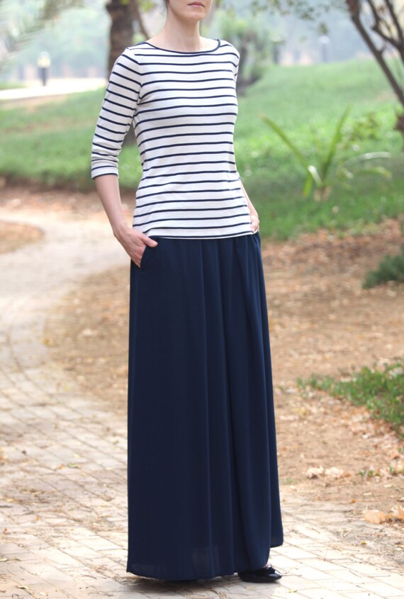 navy blue maxi skirt outfit