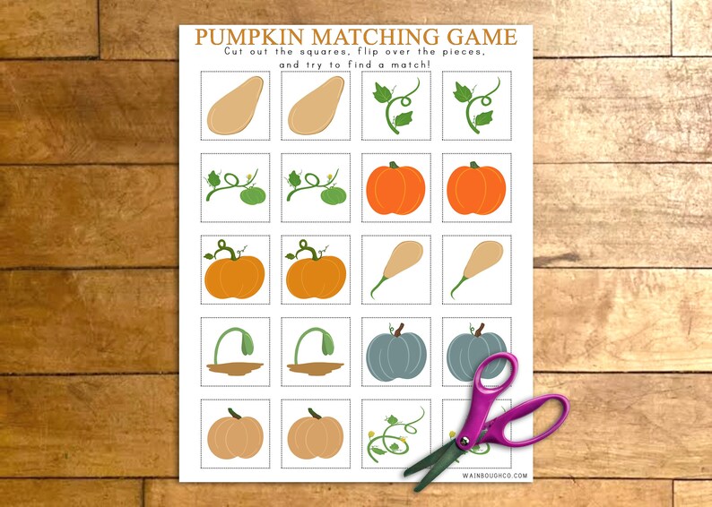 K&ouml;nnte beinhalten: Ein druckbares K&uuml;rbis-Zuordnungsspiel mit verschiedenen K&uuml;rbisillustrationen und dem Text "PUMPKIN MATCHING GAME". Das Spiel enth&auml;lt Bilder von K&uuml;rbissen, Ranken und K&uuml;rbissen. Eine lila Schere liegt auf der Ecke des Spielblattes.
